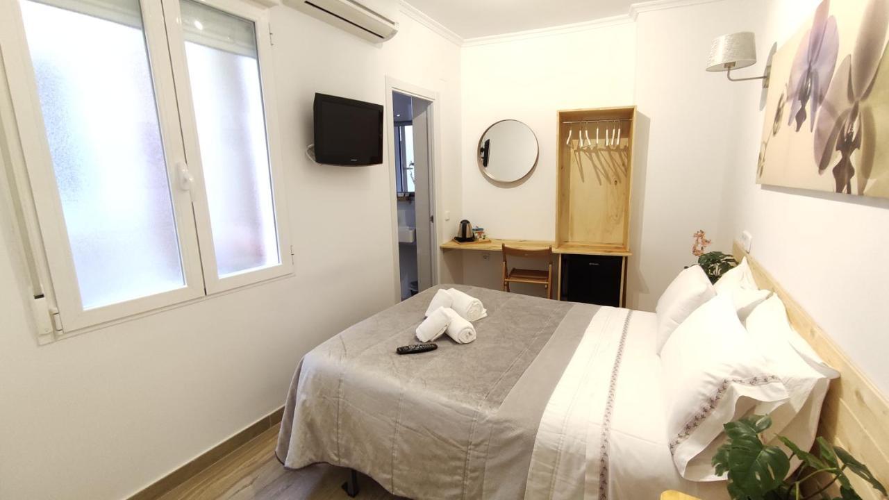Hostal Aliste Madrid Ngoại thất bức ảnh