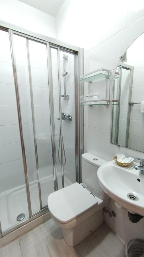 Hostal Aliste Madrid Ngoại thất bức ảnh