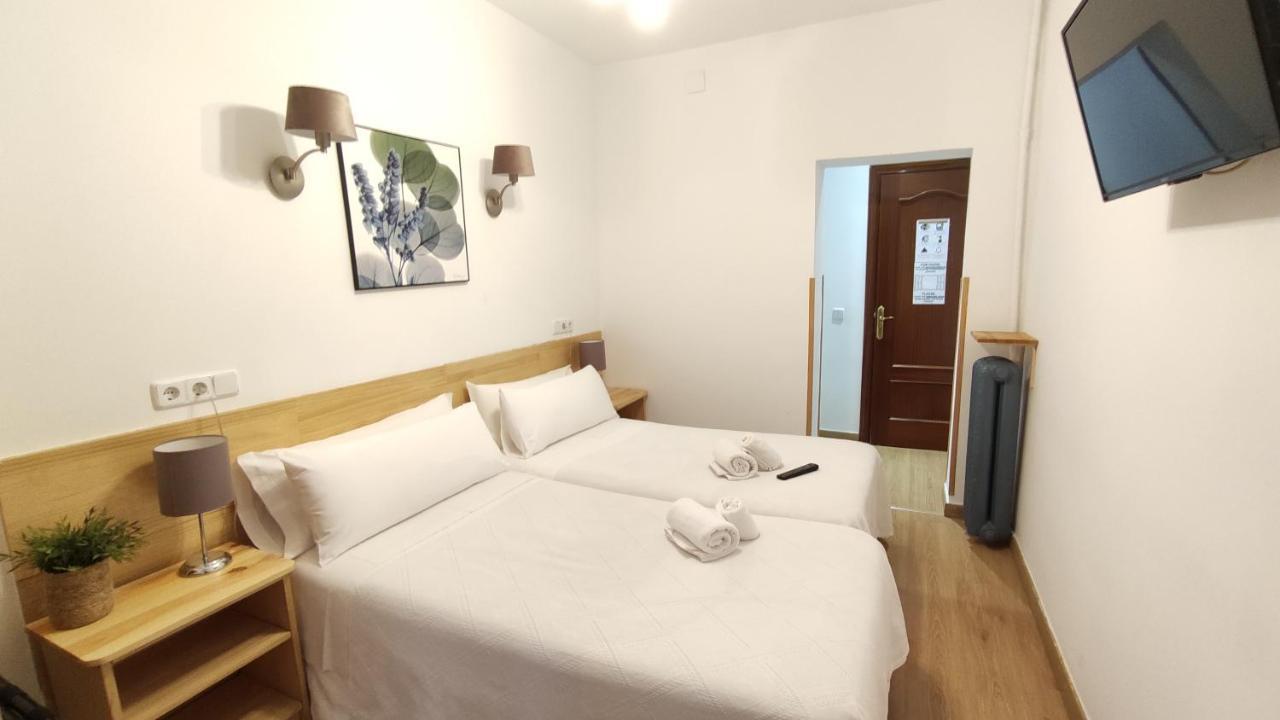 Hostal Aliste Madrid Ngoại thất bức ảnh