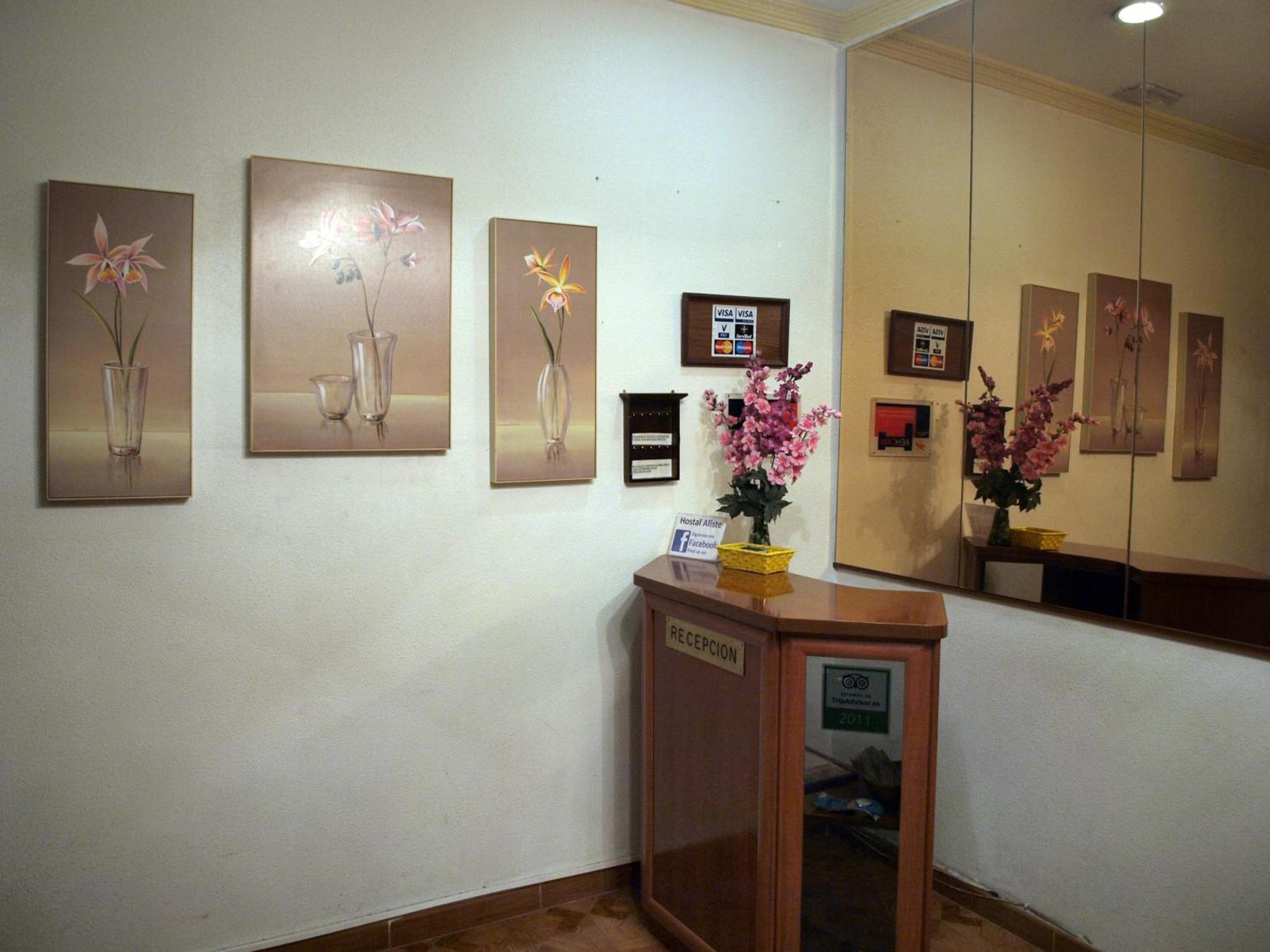 Hostal Aliste Madrid Ngoại thất bức ảnh