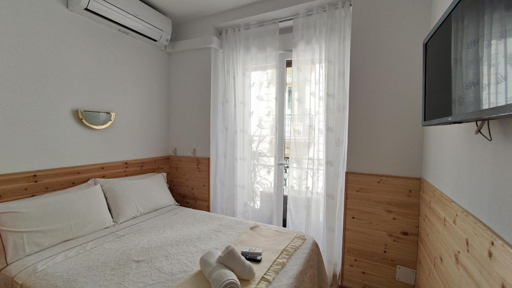 Hostal Aliste Madrid Ngoại thất bức ảnh