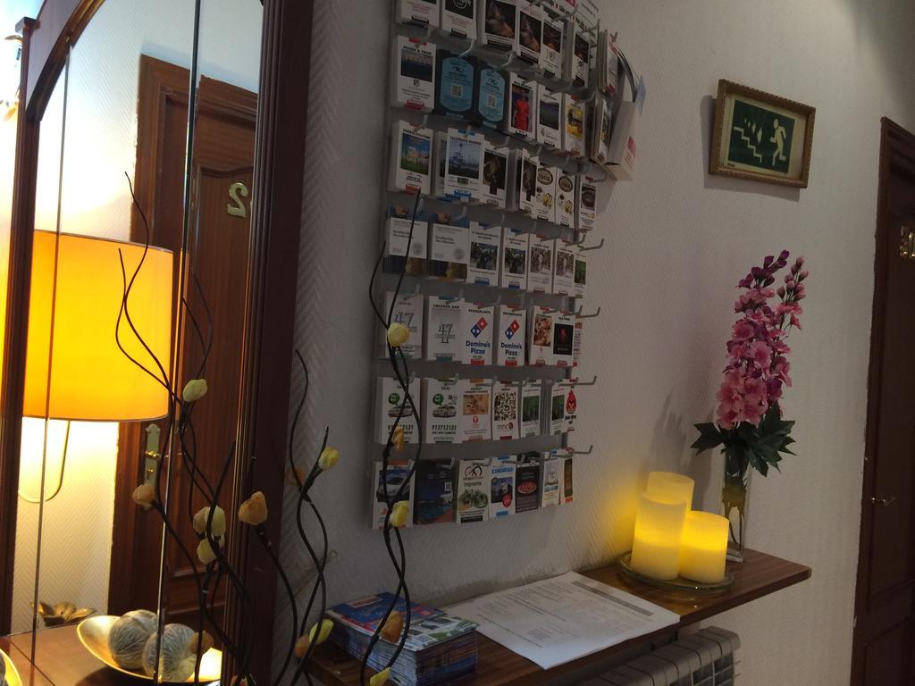 Hostal Aliste Madrid Ngoại thất bức ảnh