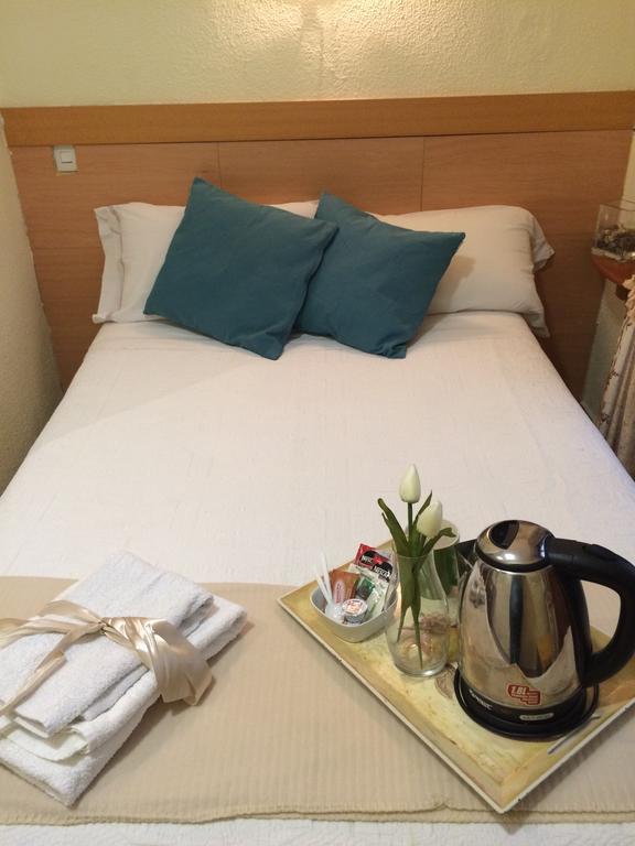 Hostal Aliste Madrid Ngoại thất bức ảnh