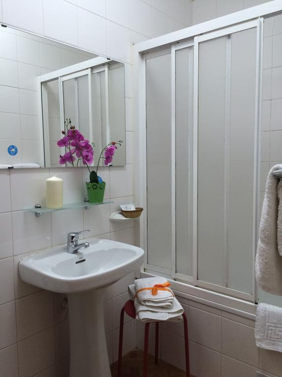 Hostal Aliste Madrid Ngoại thất bức ảnh